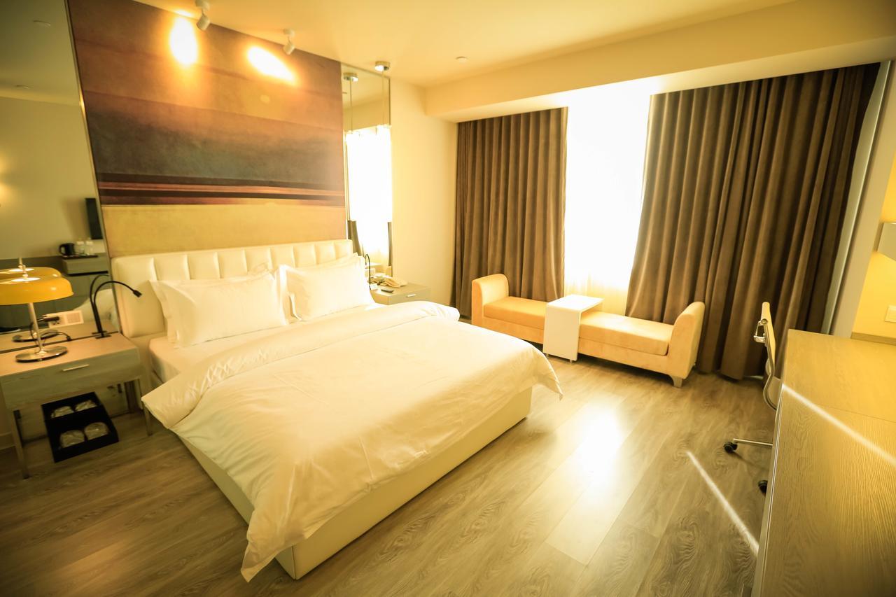 Metropolo Jin Jiang Hotels Turpan Administrative The Heart Of Pai Exterior photo
